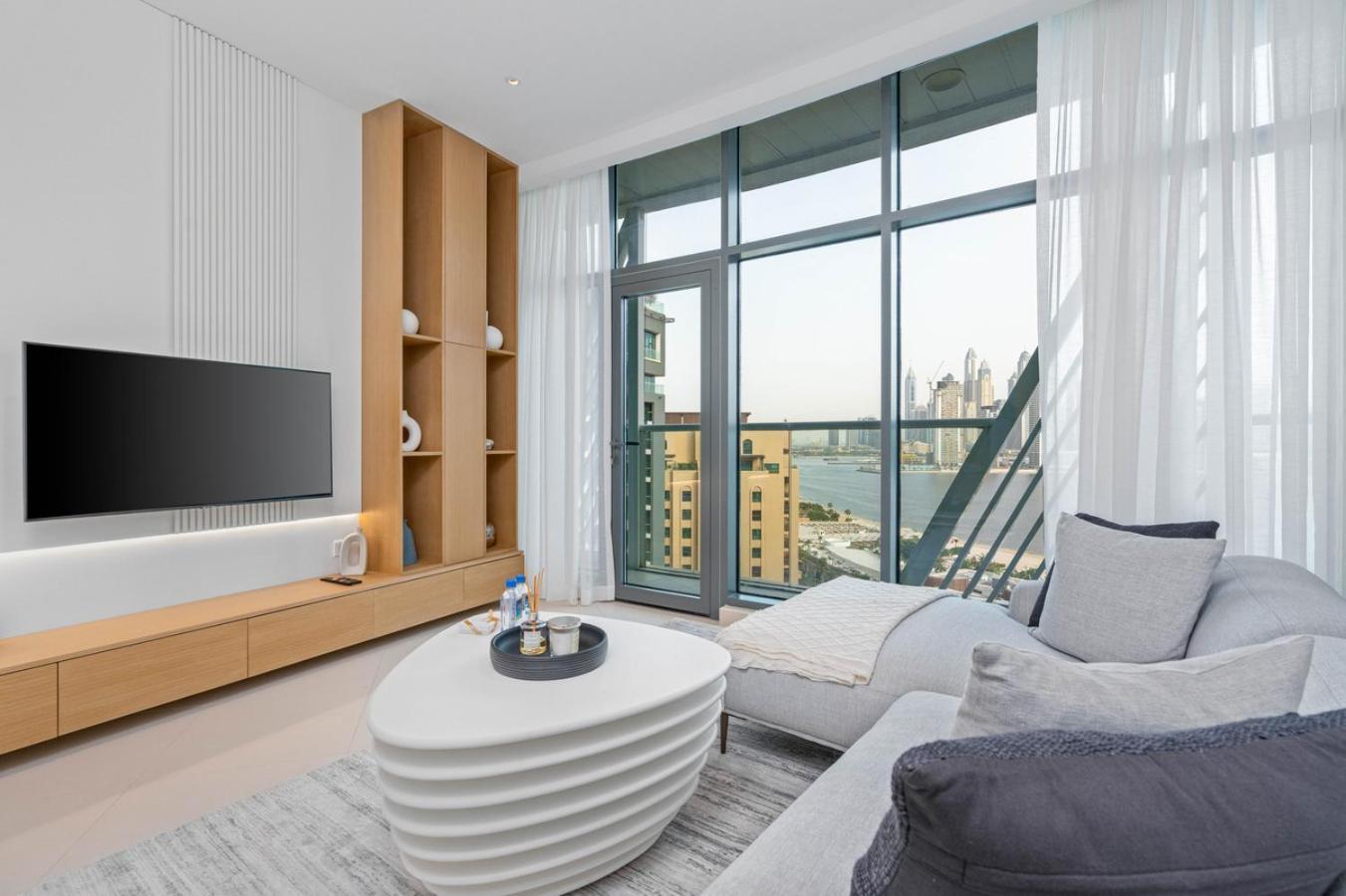 Amazing Sea Views With Direct West Access Apartment *