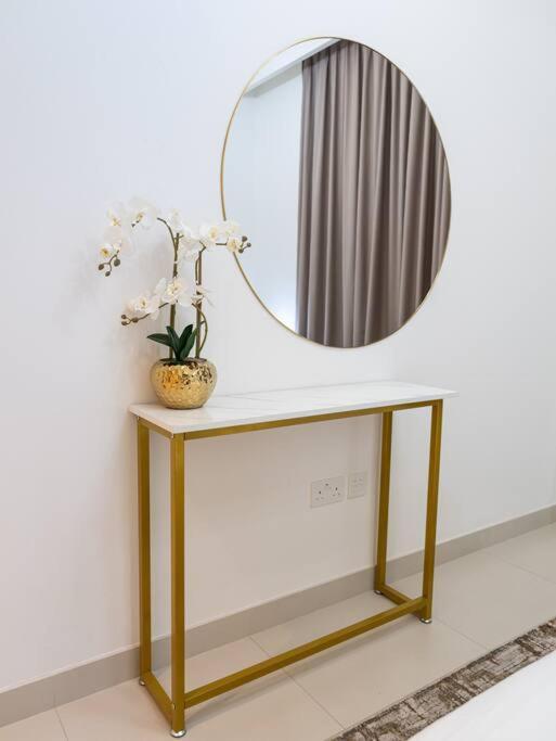 Lux 2br Close To Mall And Burj Khalifa *