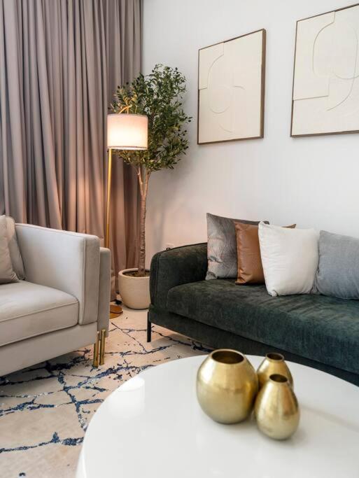 Lux 2br Close To Mall And Burj Khalifa Dubai