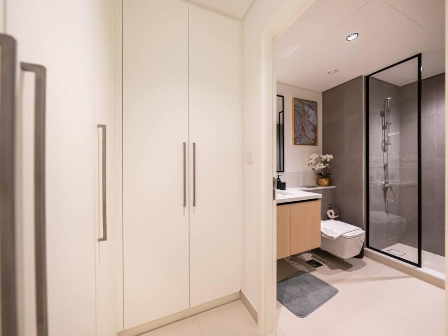Apartment Lux 2br Close To Mall And Burj Khalifa Dubai