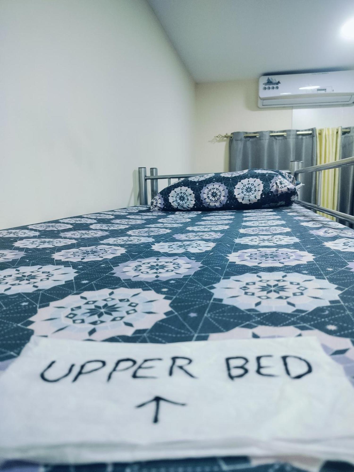 Hostel Rovers Boys Near Gold Souq Metro *