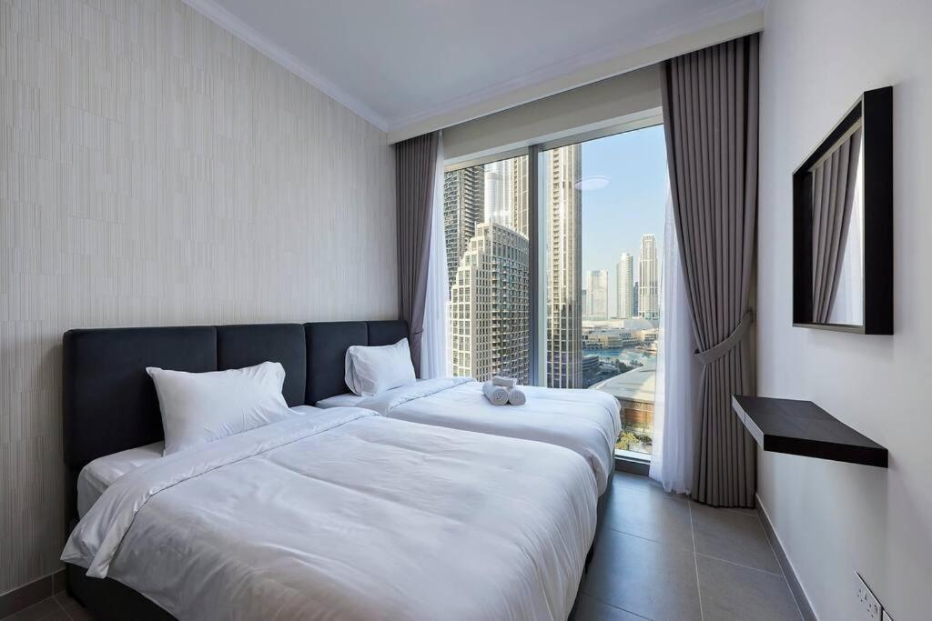 Tick - 4br Burj Khalifa Fountain Views 1 Apartment