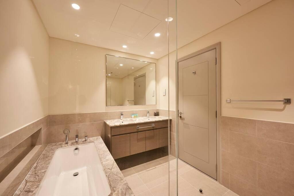 Apartment Tick - 4br Burj Khalifa Fountain Views 1 *