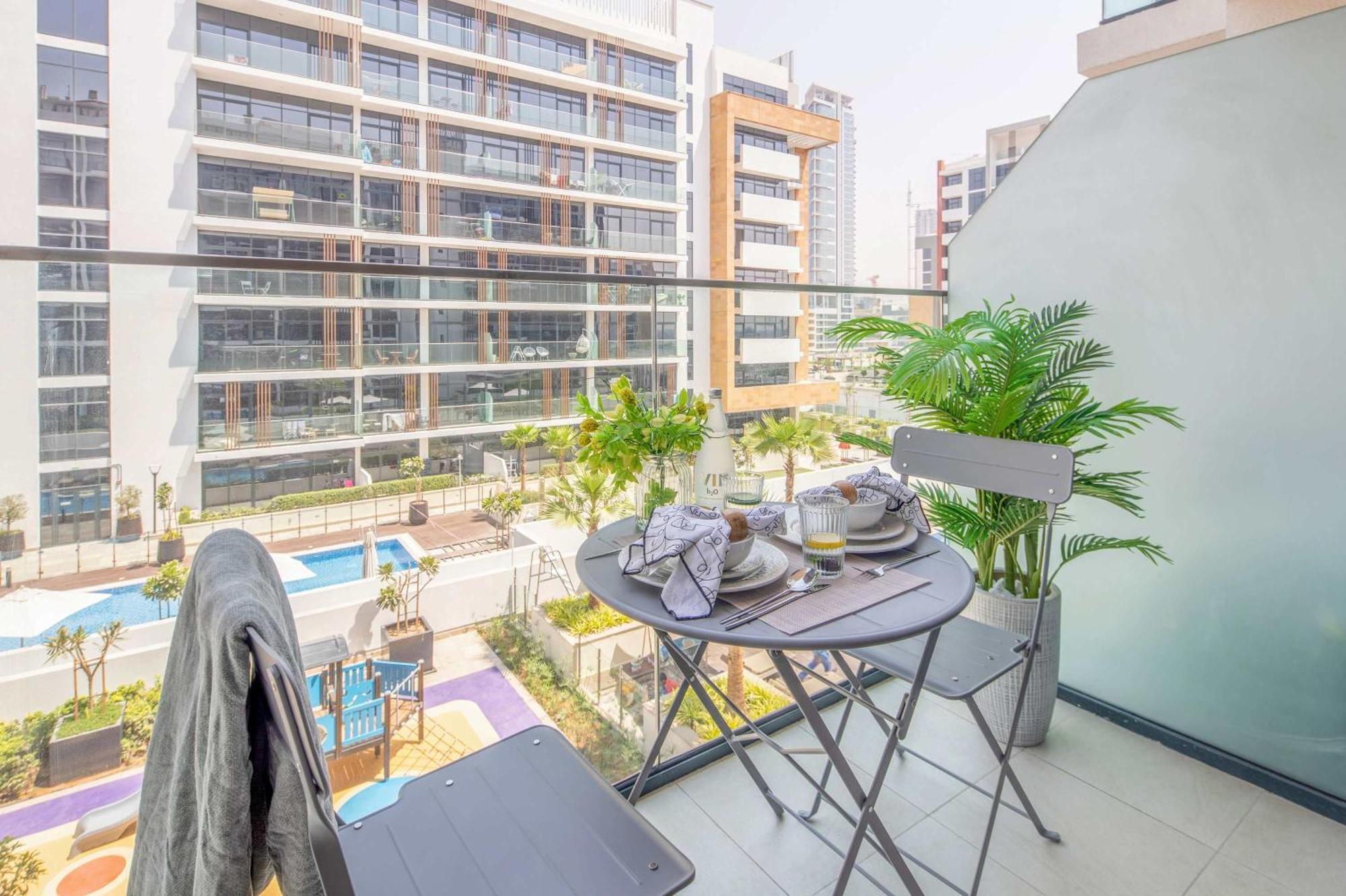 Apartment Frank Porter - Azizi Riviera 28