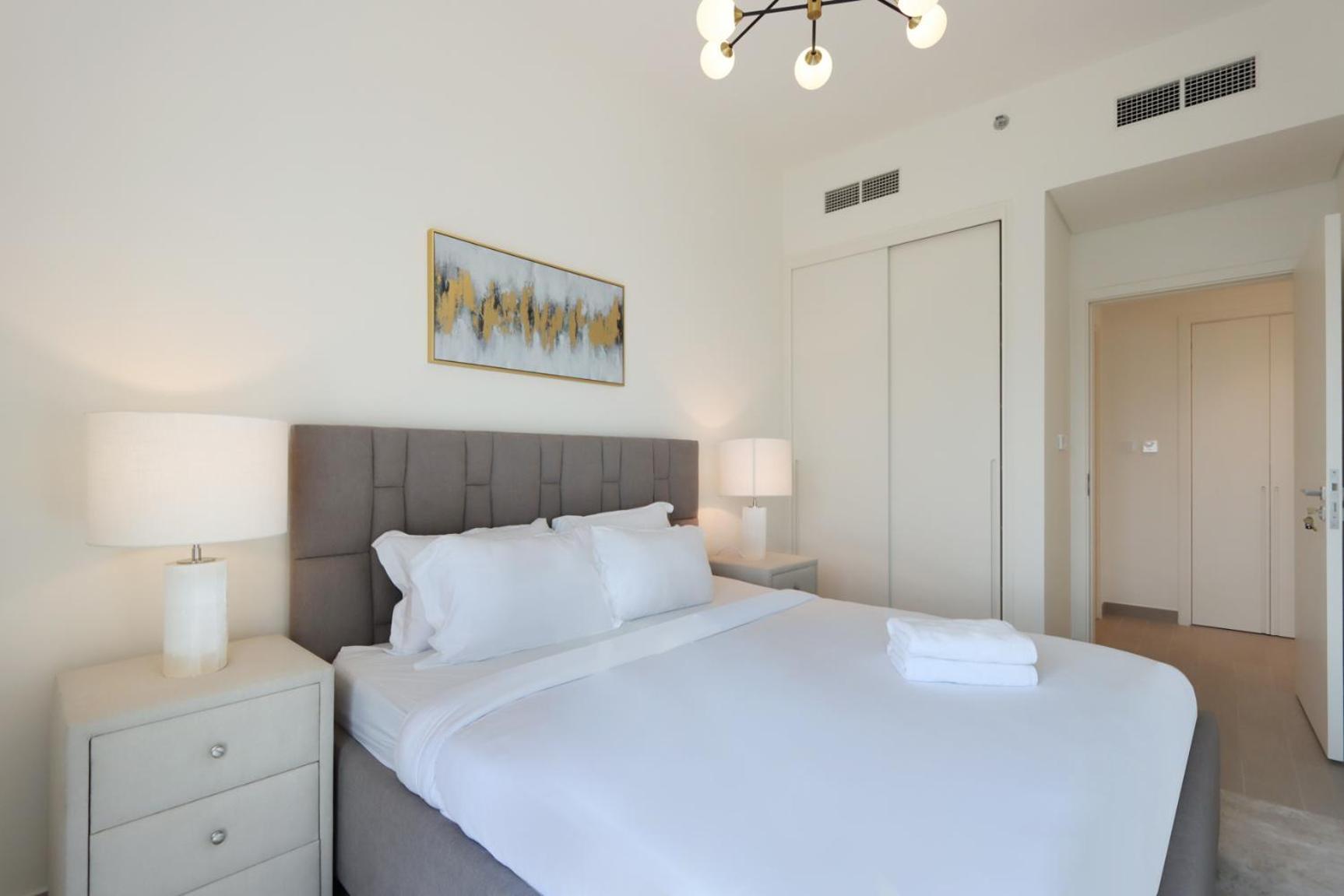 Livbnb - 2b In Heart Of , Hills * Dubai
