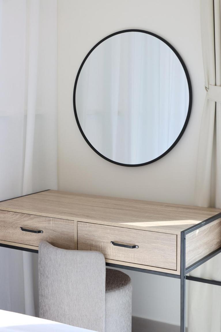Apartment Livbnb - 2b In Heart Of , Hills Dubai