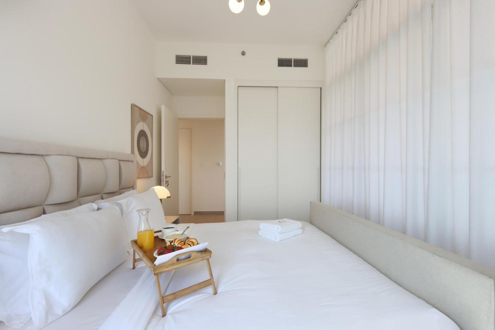 Livbnb - 2b In Heart Of , Hills Dubai