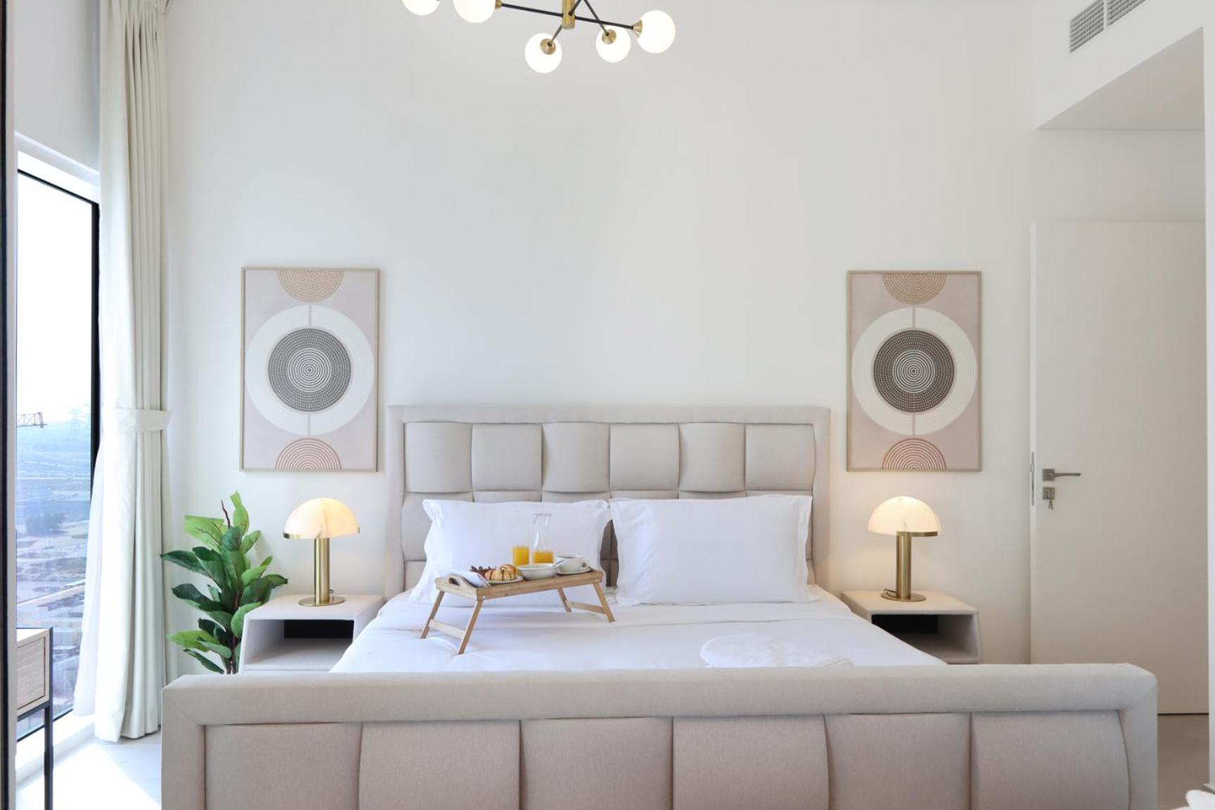 Livbnb - 2b In Heart Of , Hills Apartment Dubai
