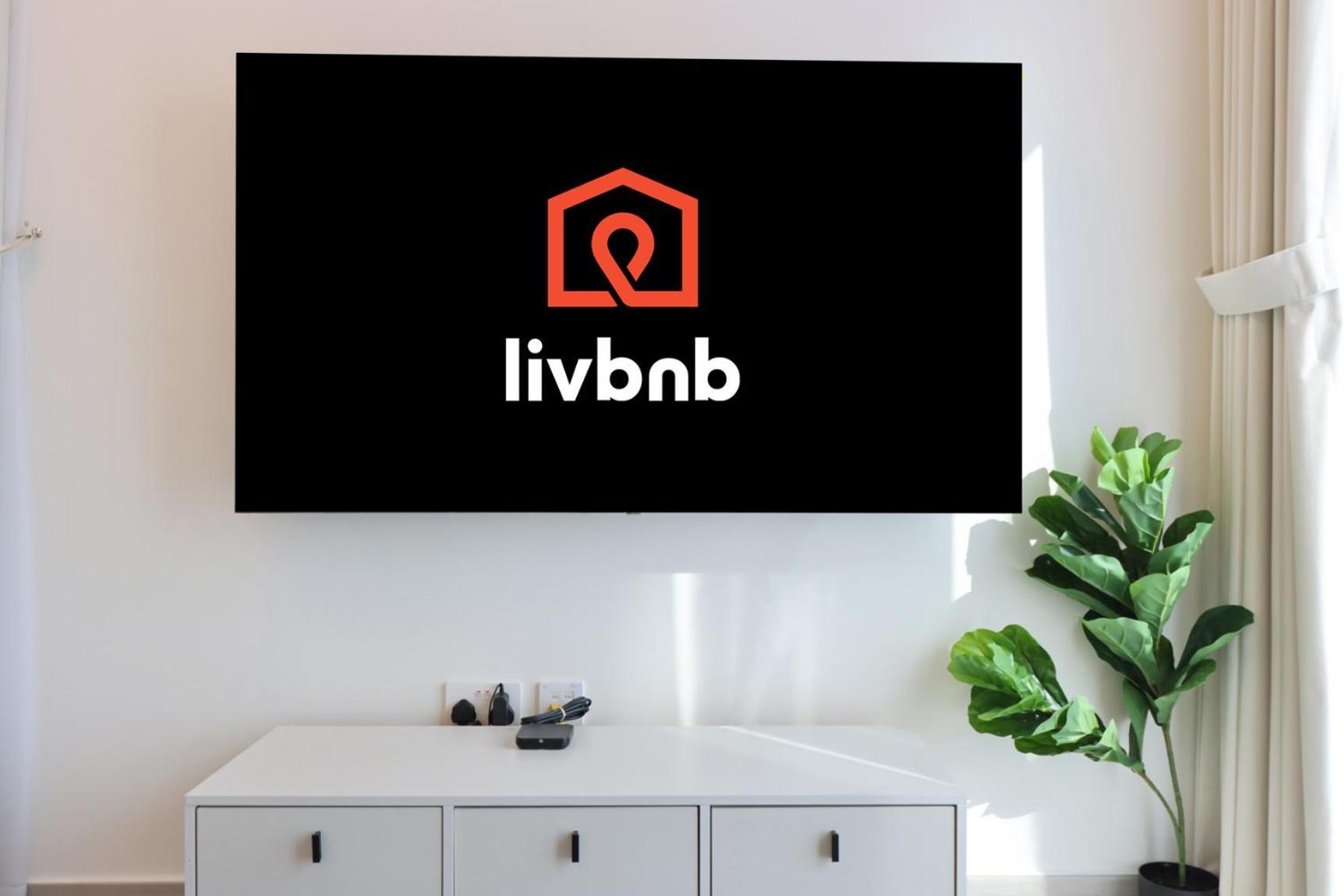 Livbnb - 2b In Heart Of , Hills Apartment