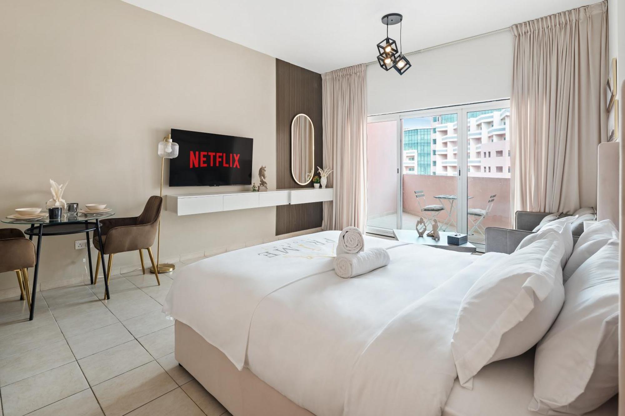 Stylish Retreat In Discovery Gardens Apartment Dubai
