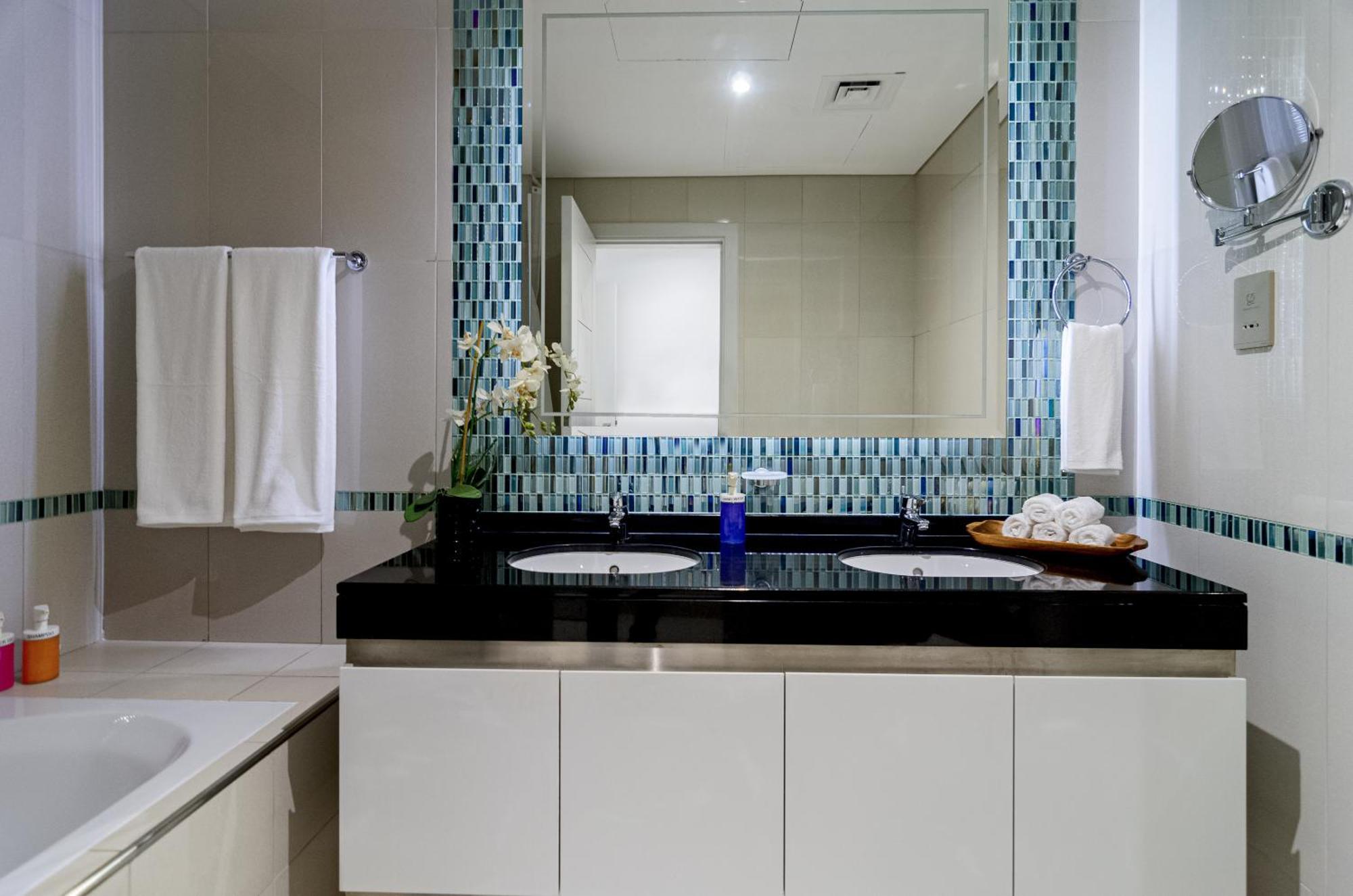 Oskena Vacation Homes- Beautiful High Floor Two Bedroom In Marina Dubai