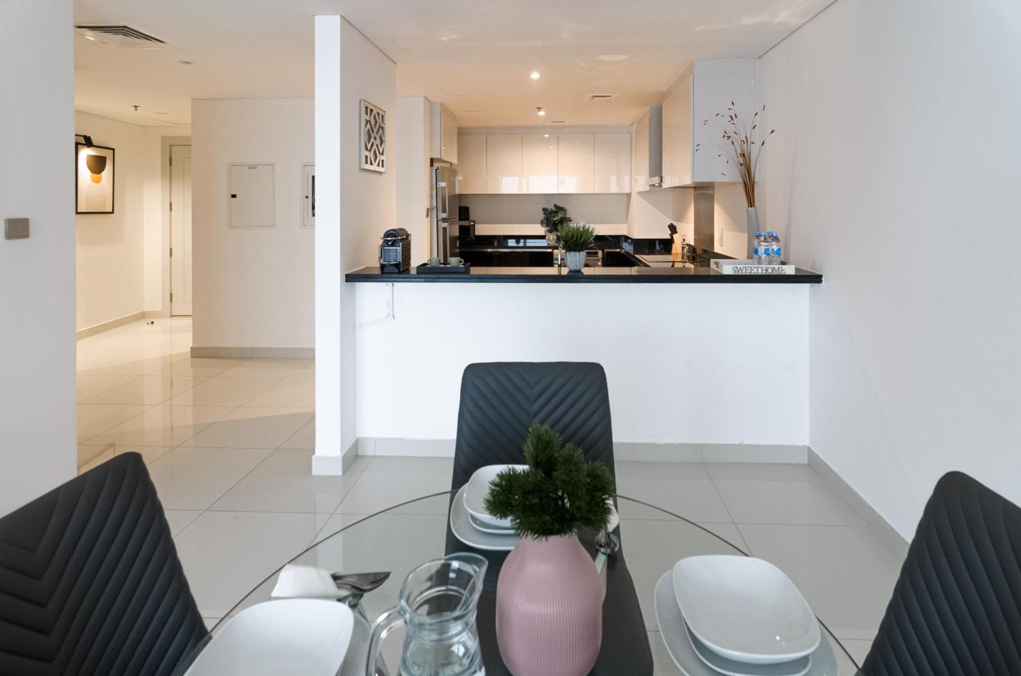 Oskena Vacation Homes- Beautiful High Floor Two Bedroom In Marina Apartment Dubai