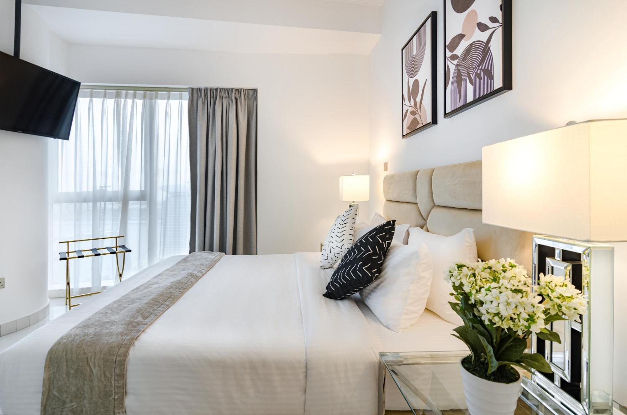 Oskena Vacation Homes- Beautiful High Floor Two Bedroom In Marina
