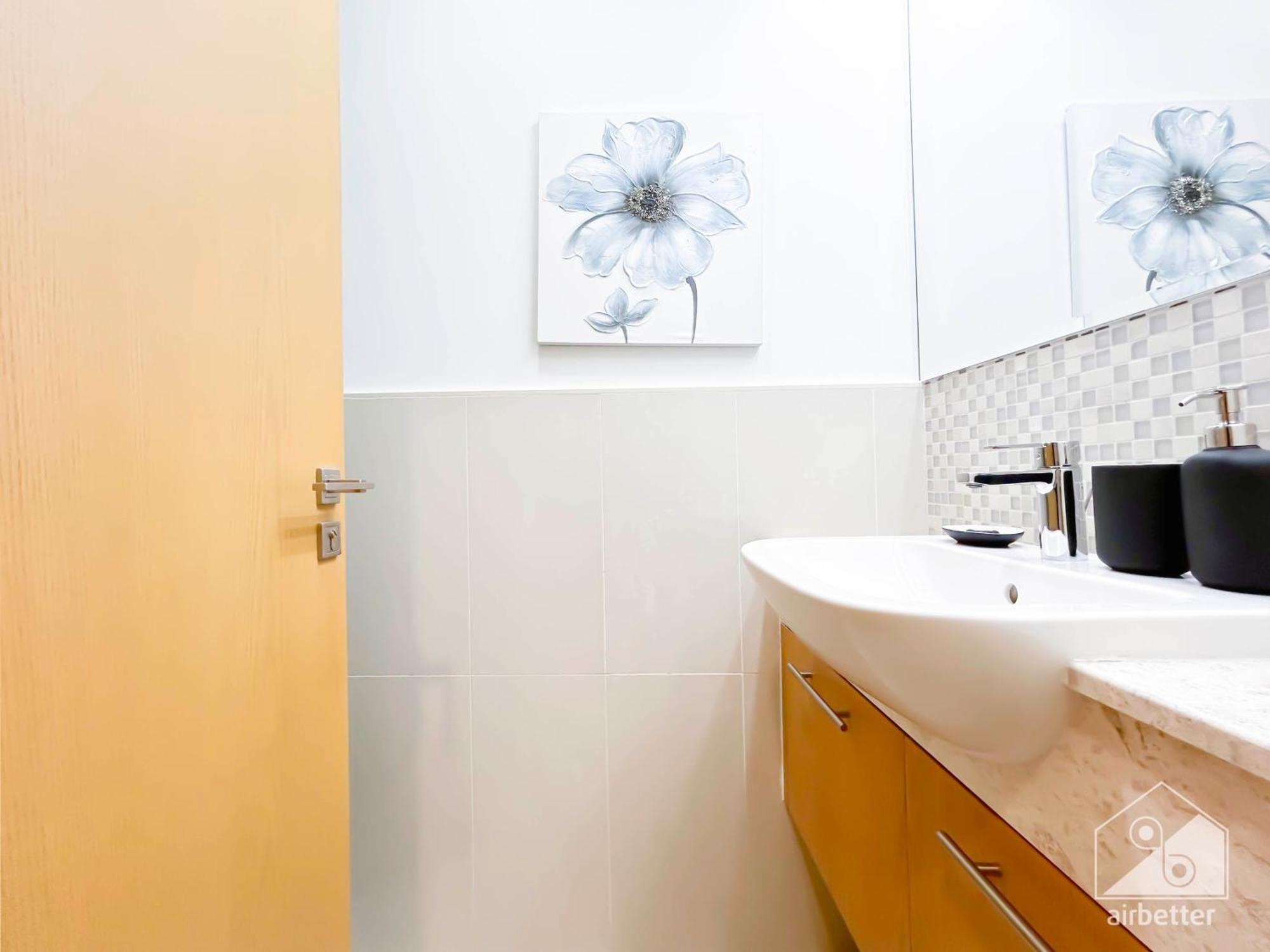 Gorgeous 2br In Bellevue Downtown With Burj View *