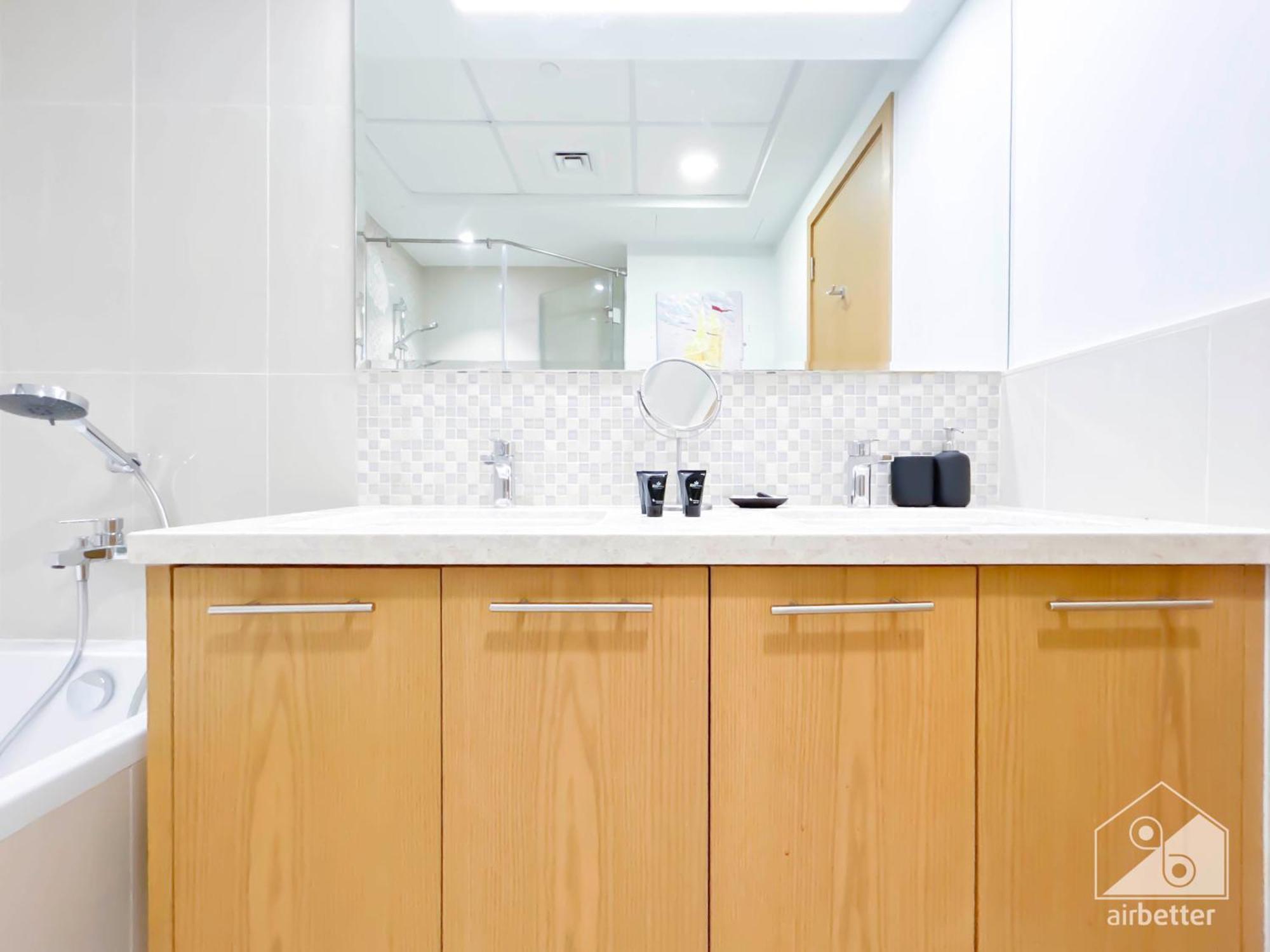 Gorgeous 2br In Bellevue Downtown With Burj View *