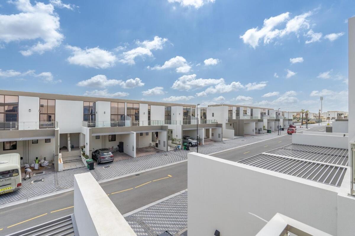Lovely 3-bedroom At Senses With Modern Comforts In Wadi Al Safa Holiday home *