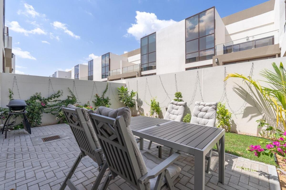 Lovely 3-bedroom At Senses With Modern Comforts In Wadi Al Safa Holiday home