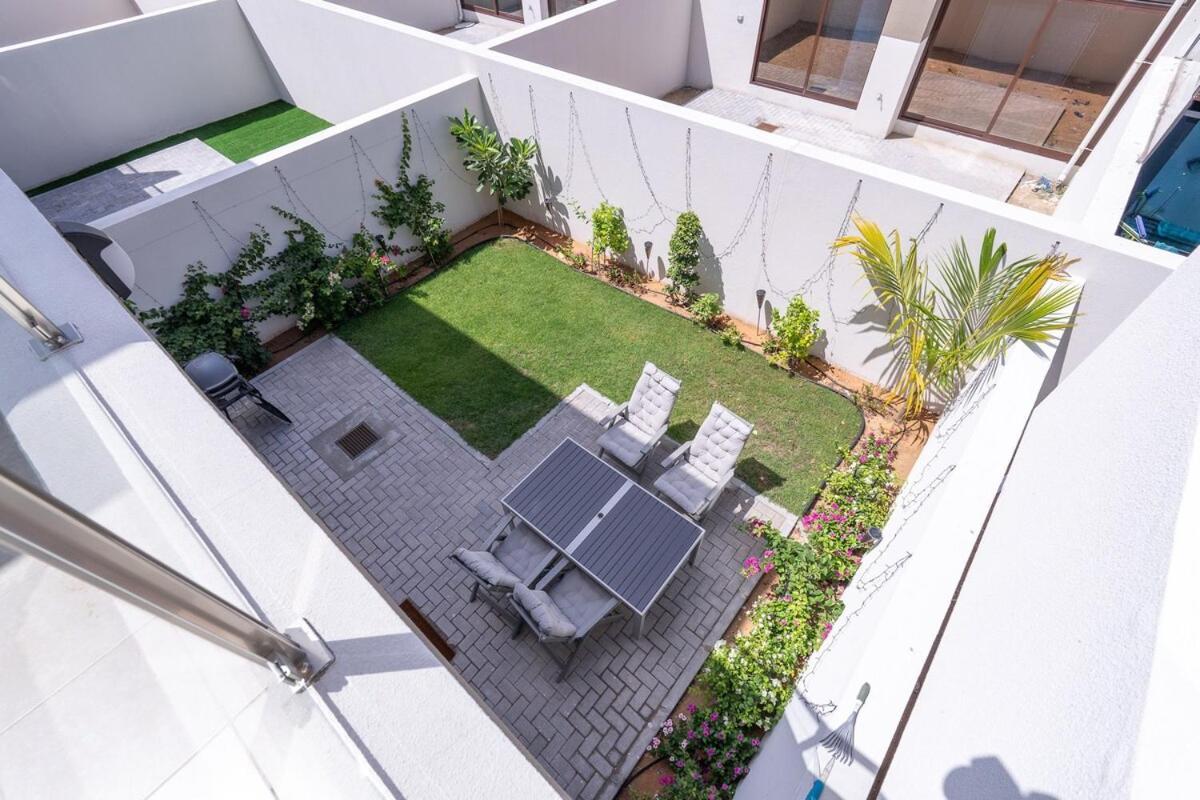 Lovely 3-bedroom At Senses With Modern Comforts In Wadi Al Safa Holiday home *