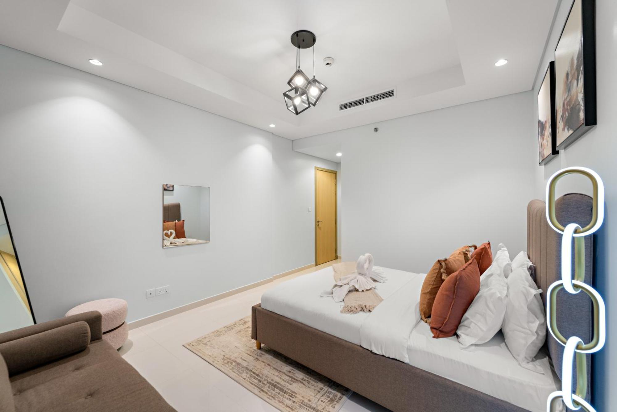 First Class 2br Modern Luxury At Paramount *