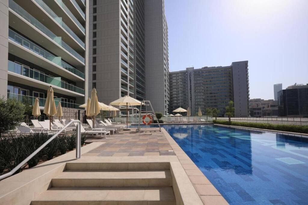 Stunning 1bhk With A Canal View