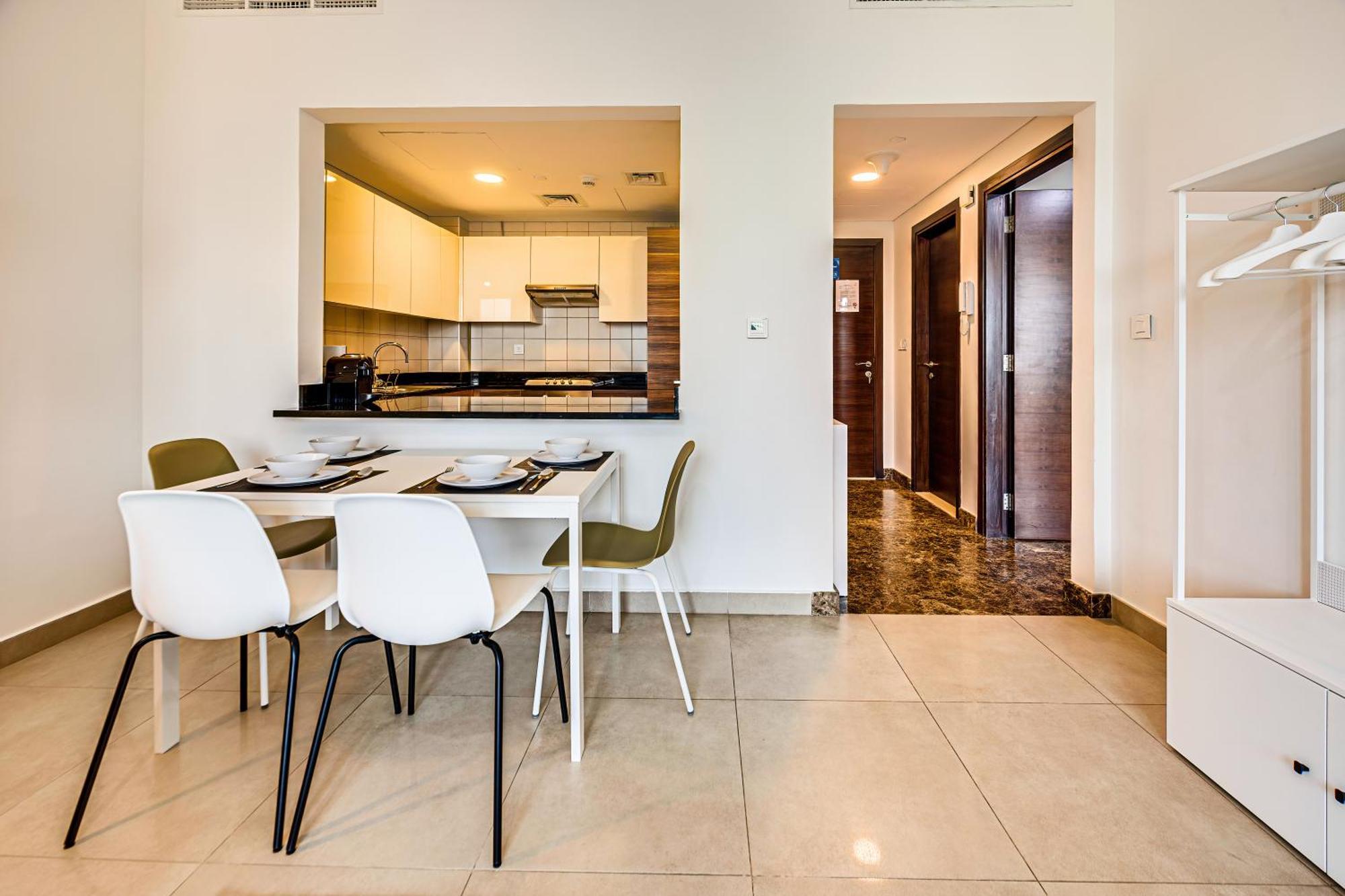 Apartment 5 Star Sparkle Tower By Swarovski, Marina