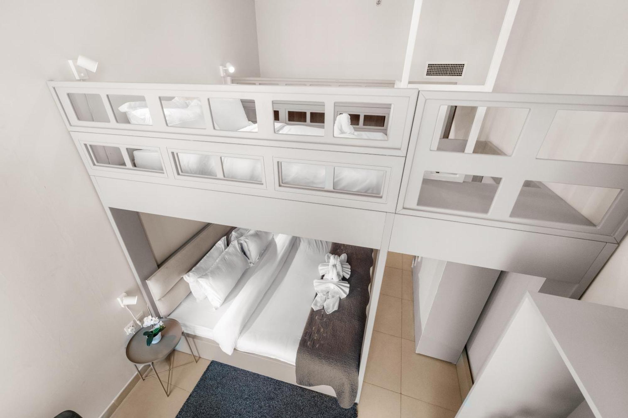 First Class 2br With Full Skyline & Sea View