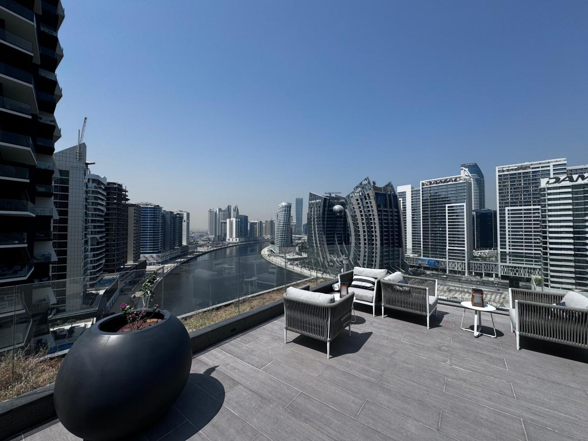 Apartment Quite Luxury Burj Khalifa View