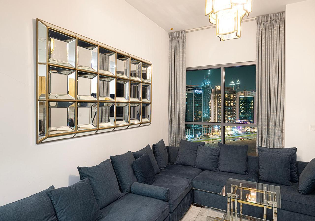 Full Burj Khalifa View - 9 Min Walk To Mall & Fountain - Luxury 1 Bedroom - Gym - Pool Apartment