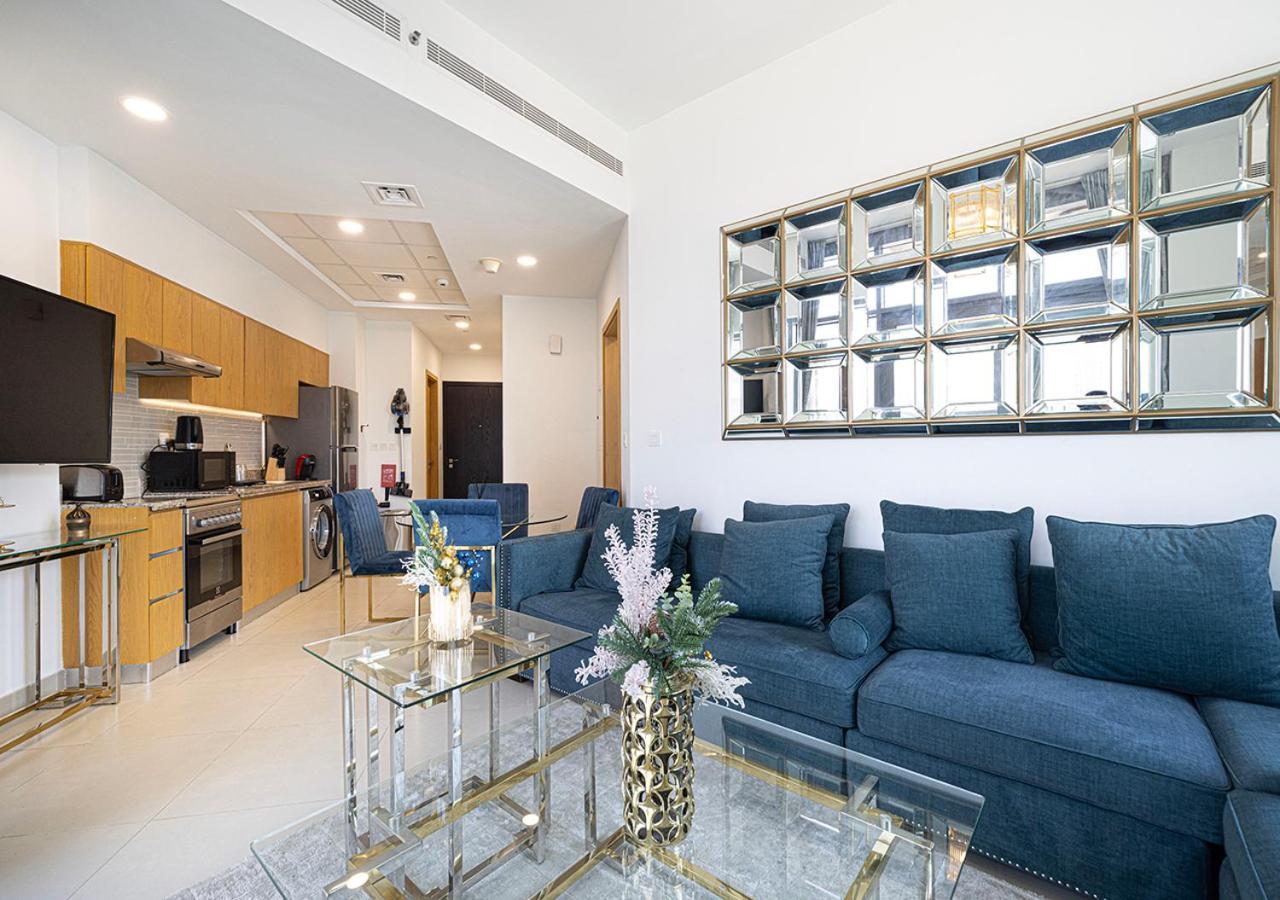 Full Burj Khalifa View - 9 Min Walk To Mall & Fountain - Luxury 1 Bedroom - Gym - Pool Apartment Dubai