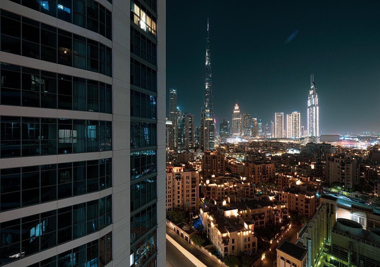 Full Burj Khalifa View - 9 Min Walk To Mall & Fountain - Luxury 1 Bedroom - Gym - Pool Apartment *