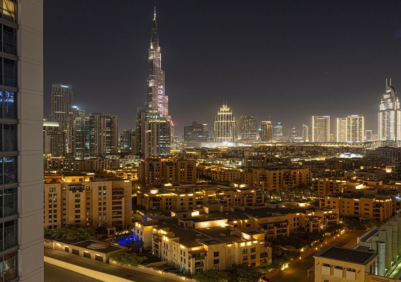 Full Burj Khalifa View - 9 Min Walk To Mall & Fountain - Luxury 1 Bedroom - Gym - Pool Apartment Dubai