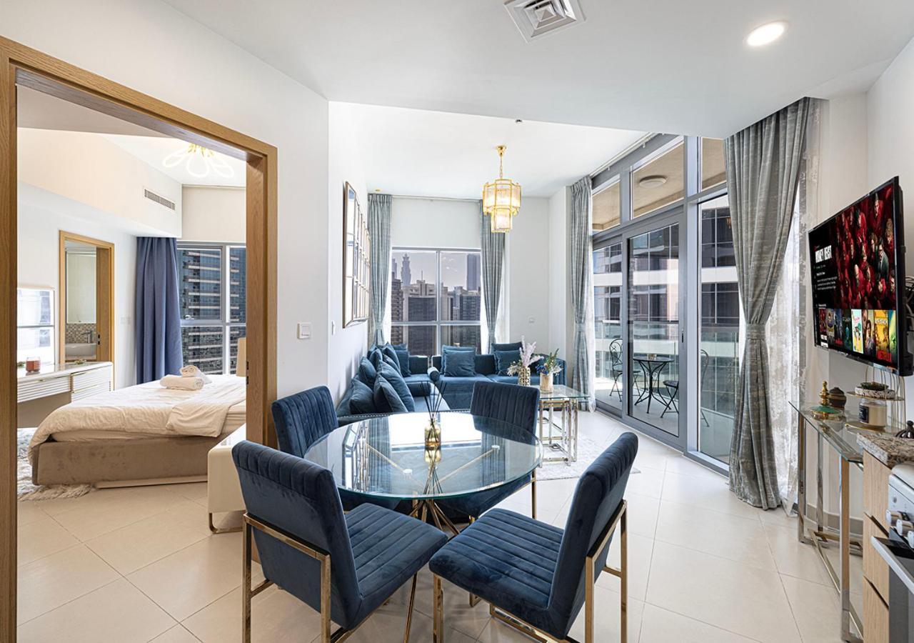 Full Burj Khalifa View - 9 Min Walk To Mall & Fountain - Luxury 1 Bedroom - Gym - Pool Apartment Dubai