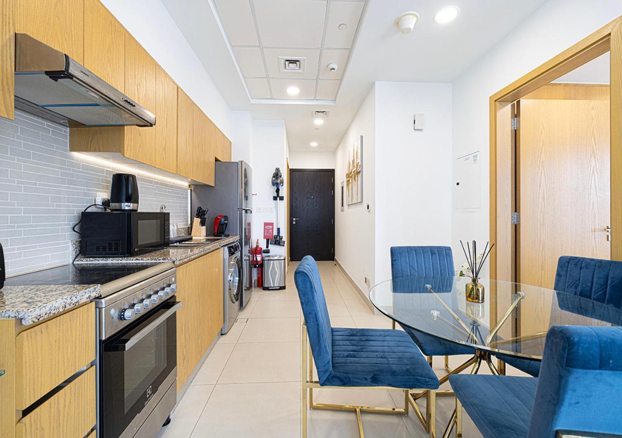 Full Burj Khalifa View - 9 Min Walk To Mall & Fountain - Luxury 1 Bedroom - Gym - Pool