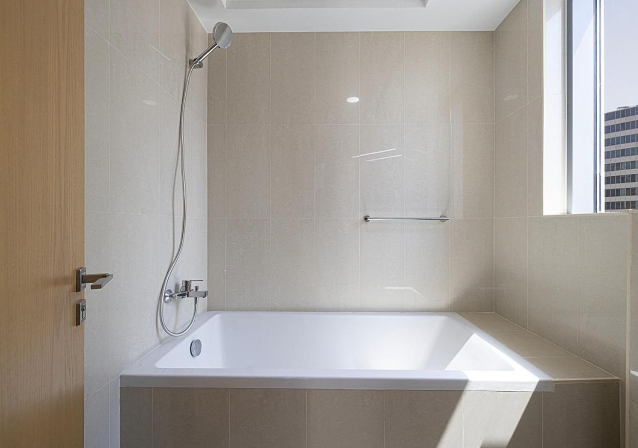 Apartment Full Burj Khalifa View - 9 Min Walk To Mall & Fountain - Luxury 1 Bedroom - Gym - Pool