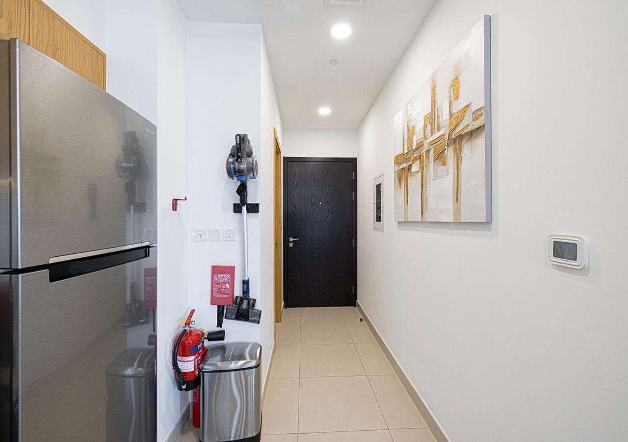 Full Burj Khalifa View - 9 Min Walk To Mall & Fountain - Luxury 1 Bedroom - Gym - Pool *
