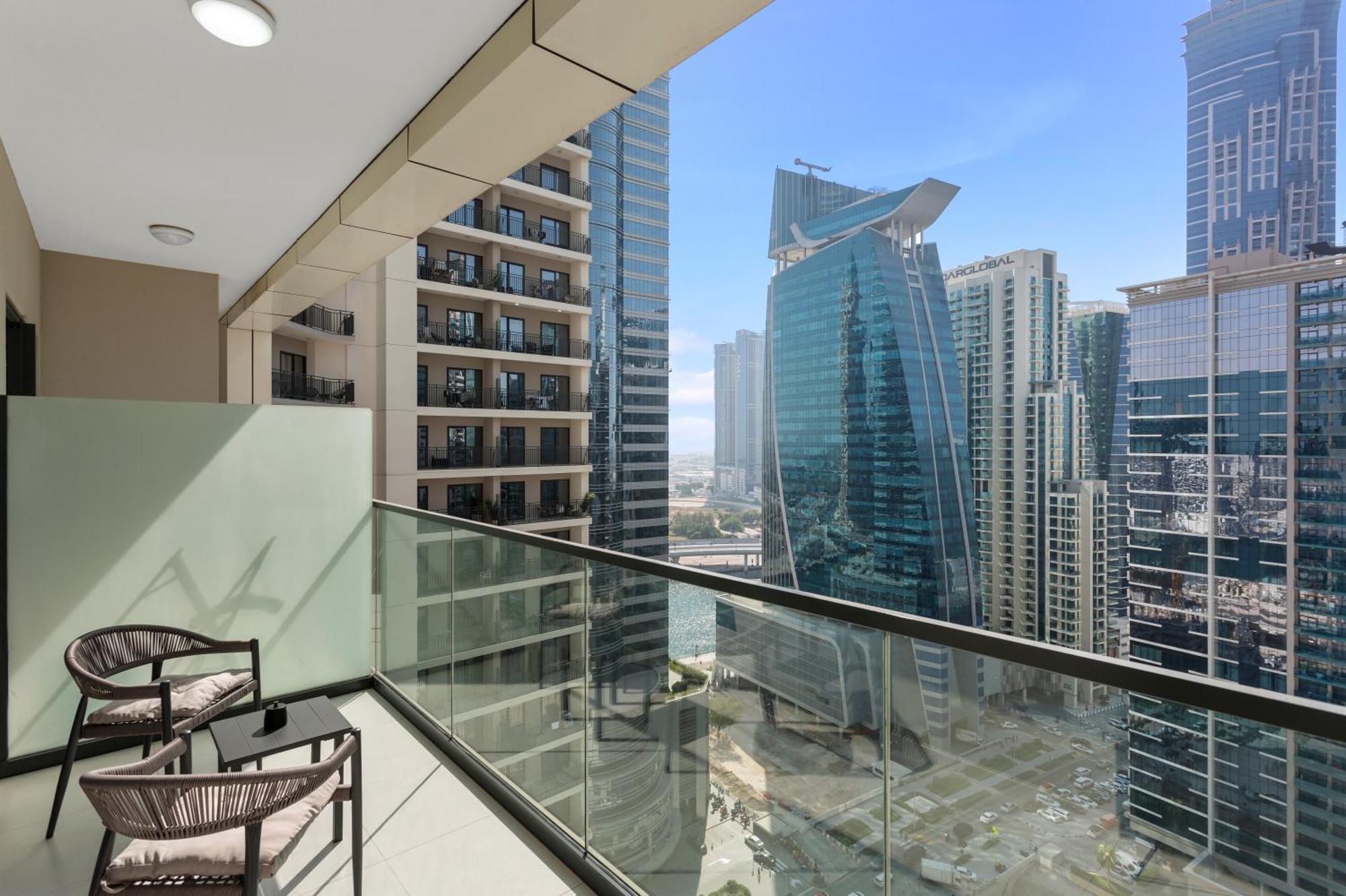 Superb 1br In The Heart Of Business Bay * Dubai