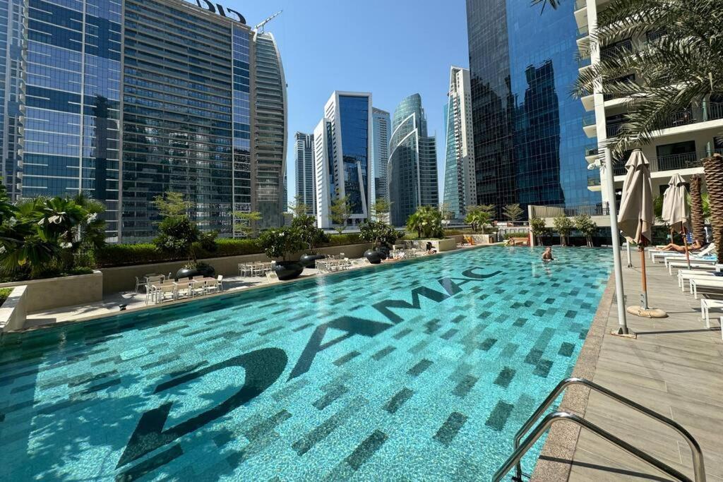 Superb 1br In The Heart Of Business Bay *