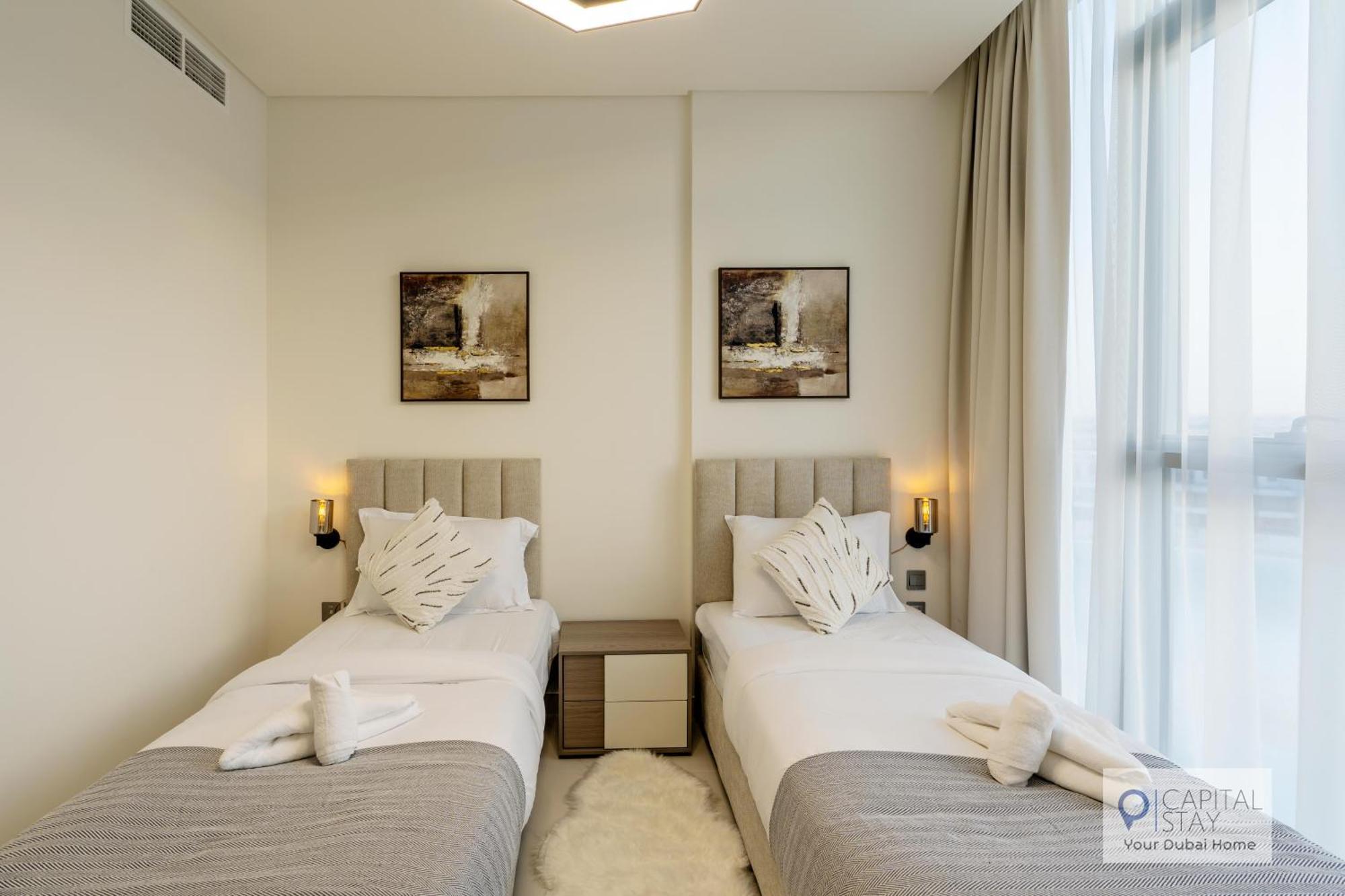 2 Bed In District One - Lagoon Views