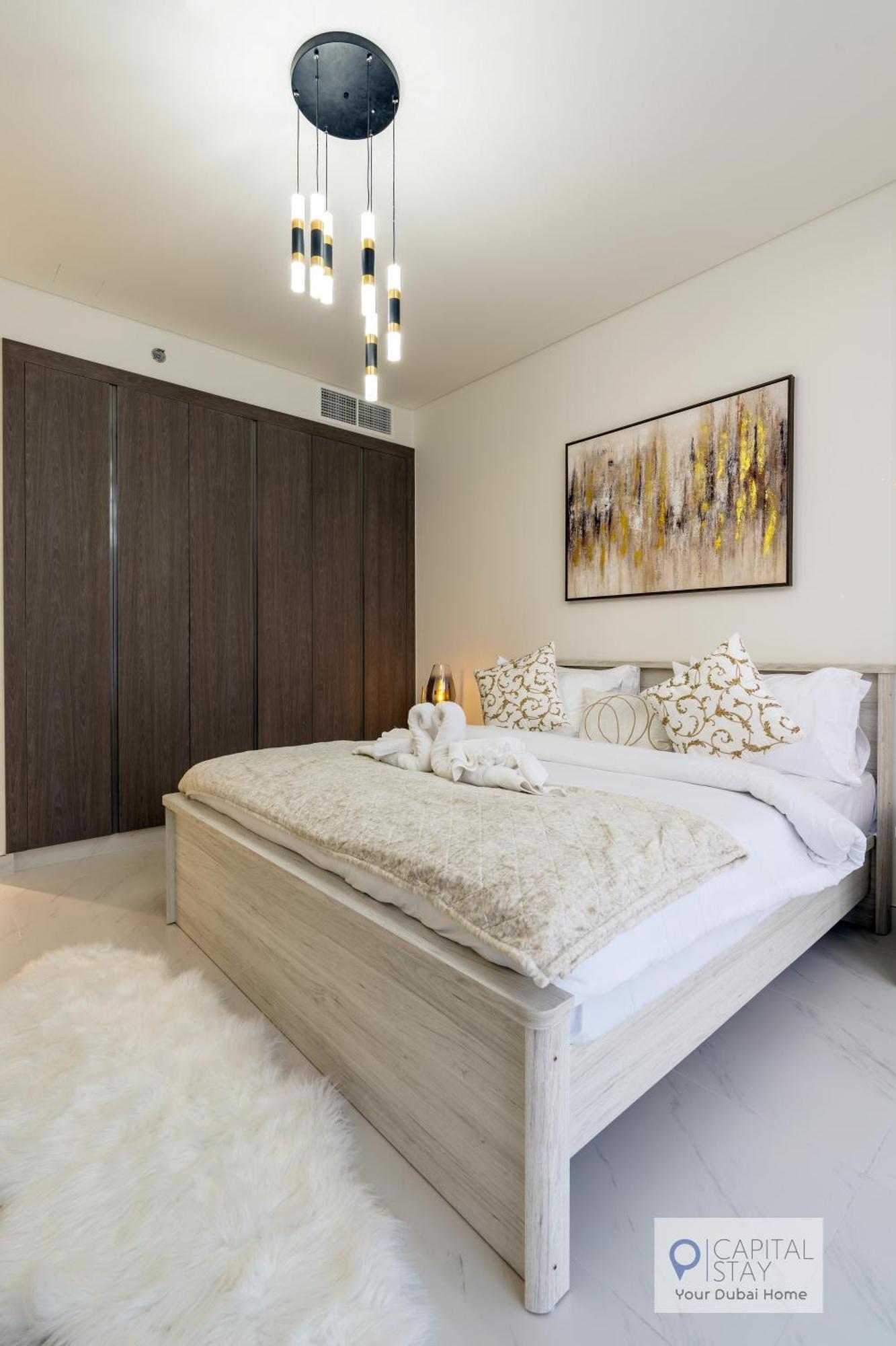 2 Bed In District One - Lagoon Views