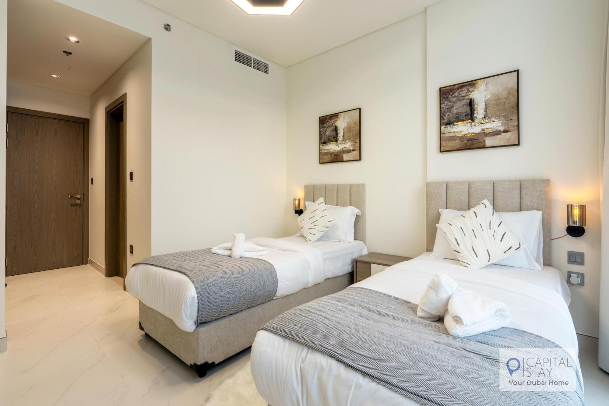 2 Bed In District One - Lagoon Views