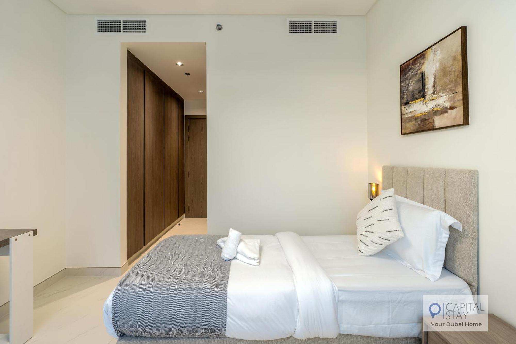 Apartment 2 Bed In District One - Lagoon Views
