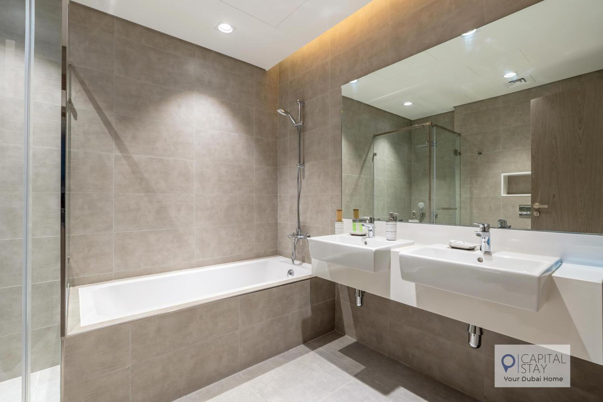 2 Bed In District One - Lagoon Views Apartment *