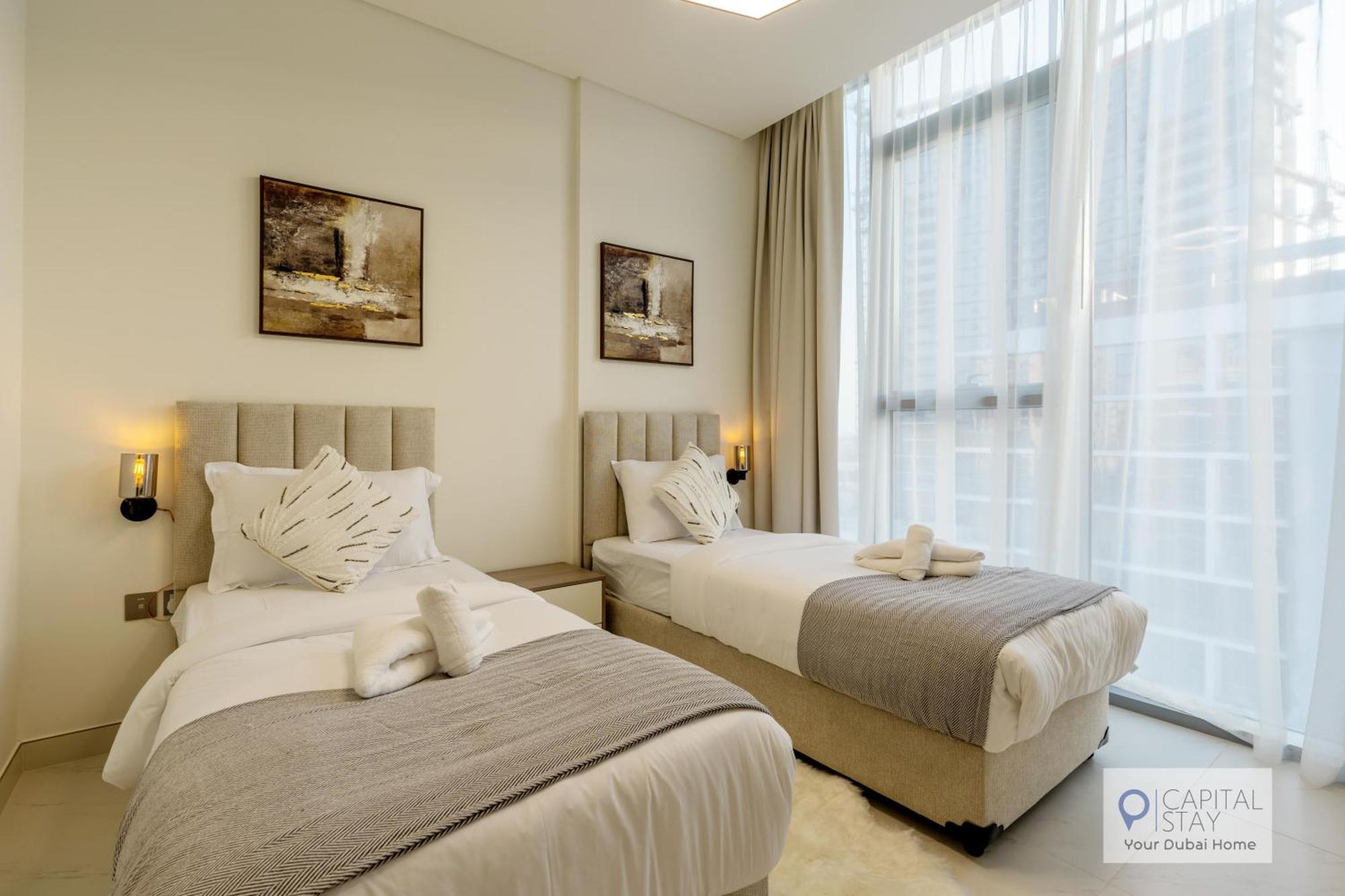 2 Bed In District One - Lagoon Views