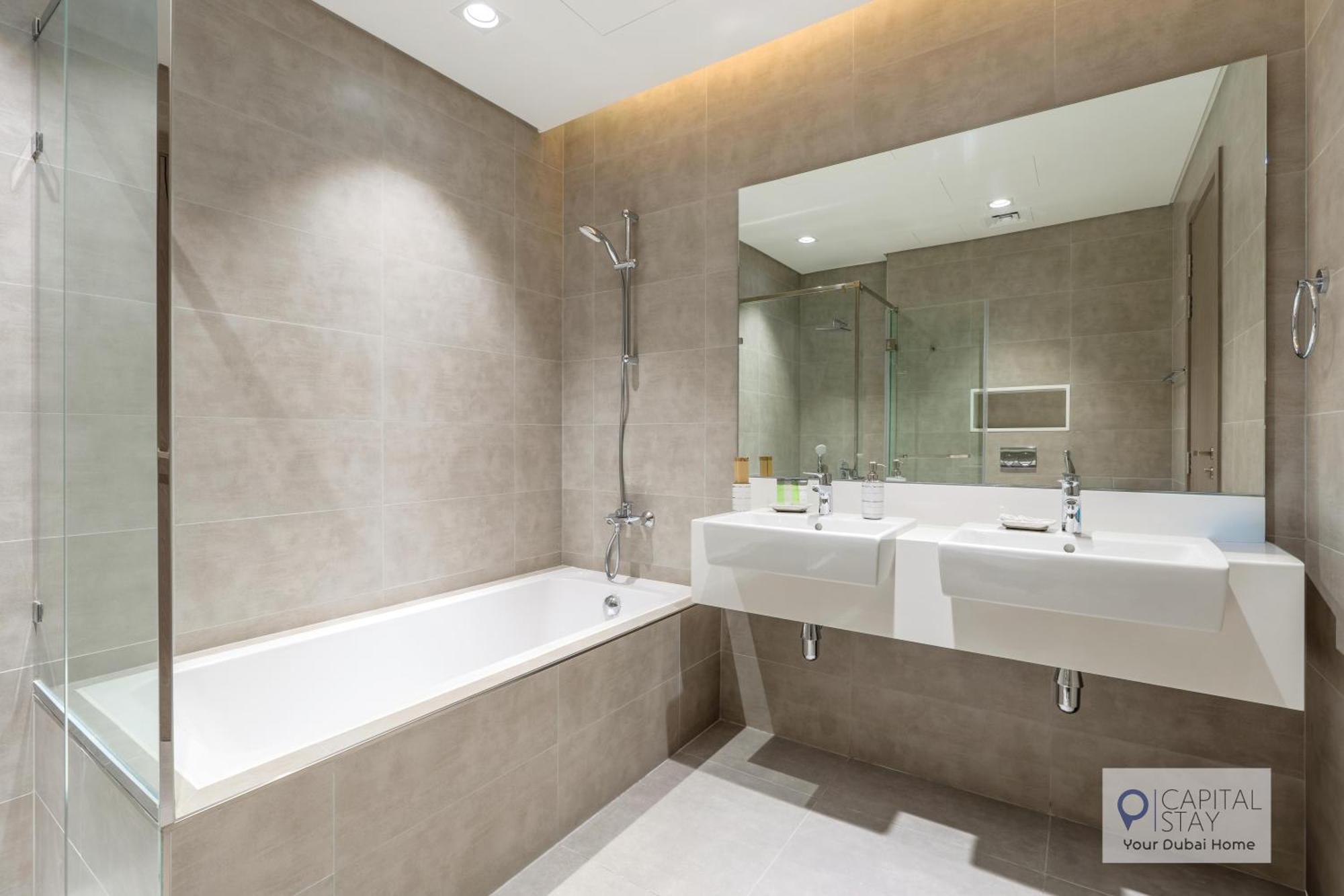 2 Bed In District One - Lagoon Views Apartment Dubai