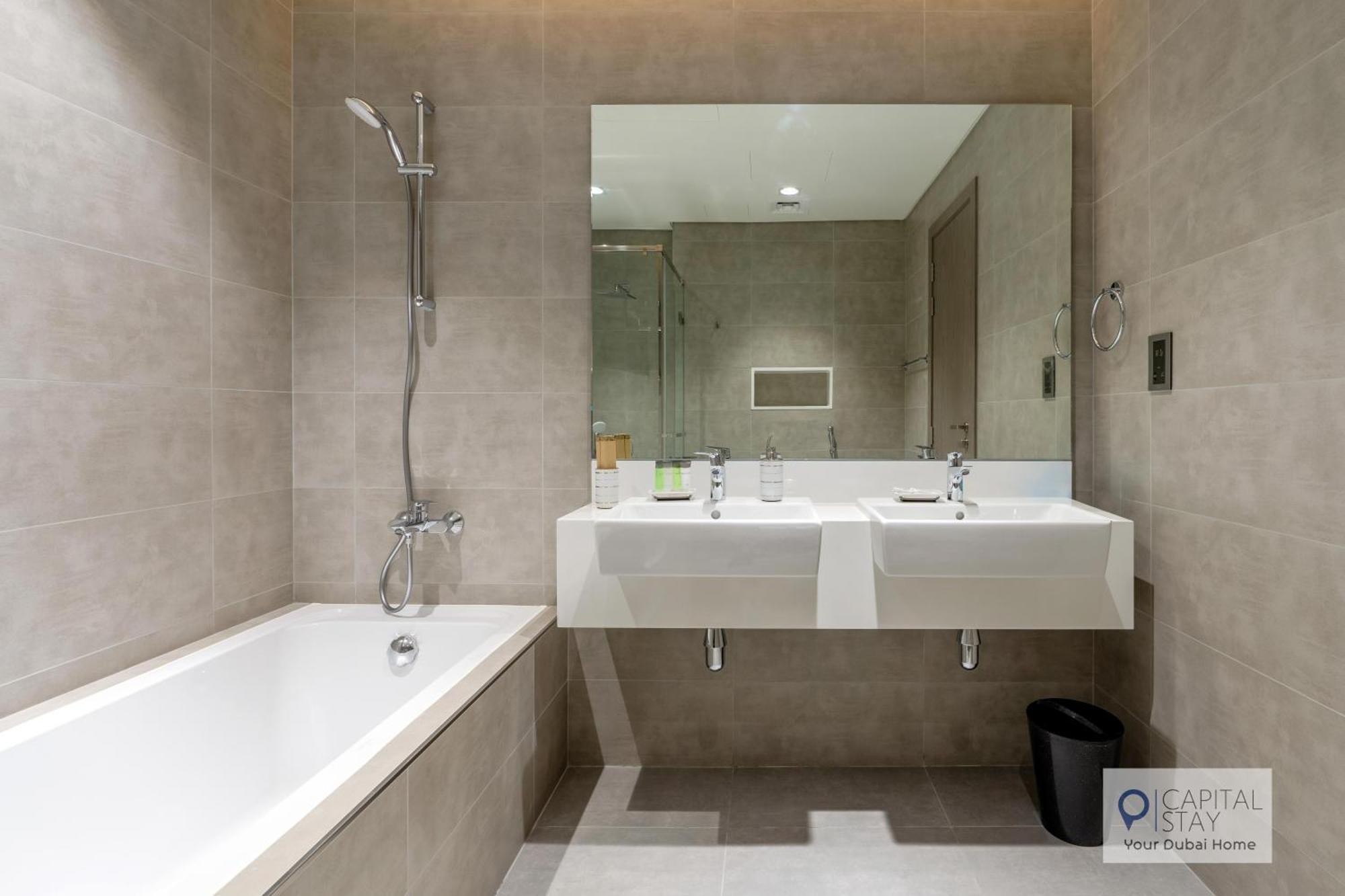Apartment 2 Bed In District One - Lagoon Views Dubai