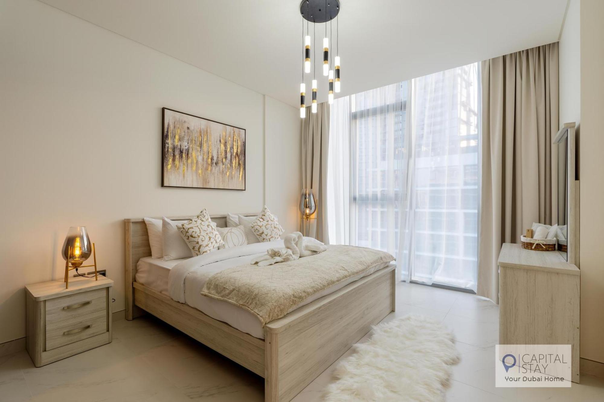 2 Bed In District One - Lagoon Views *