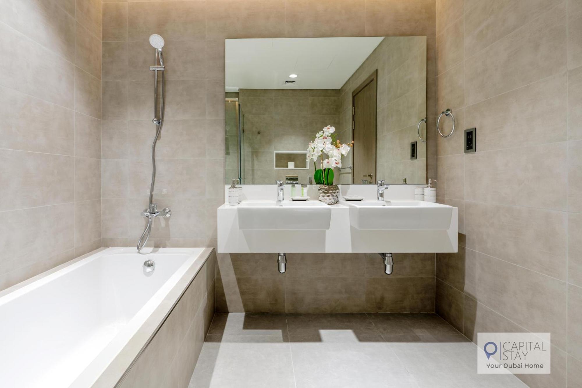 2 Bed In District One - Lagoon Views * Dubai
