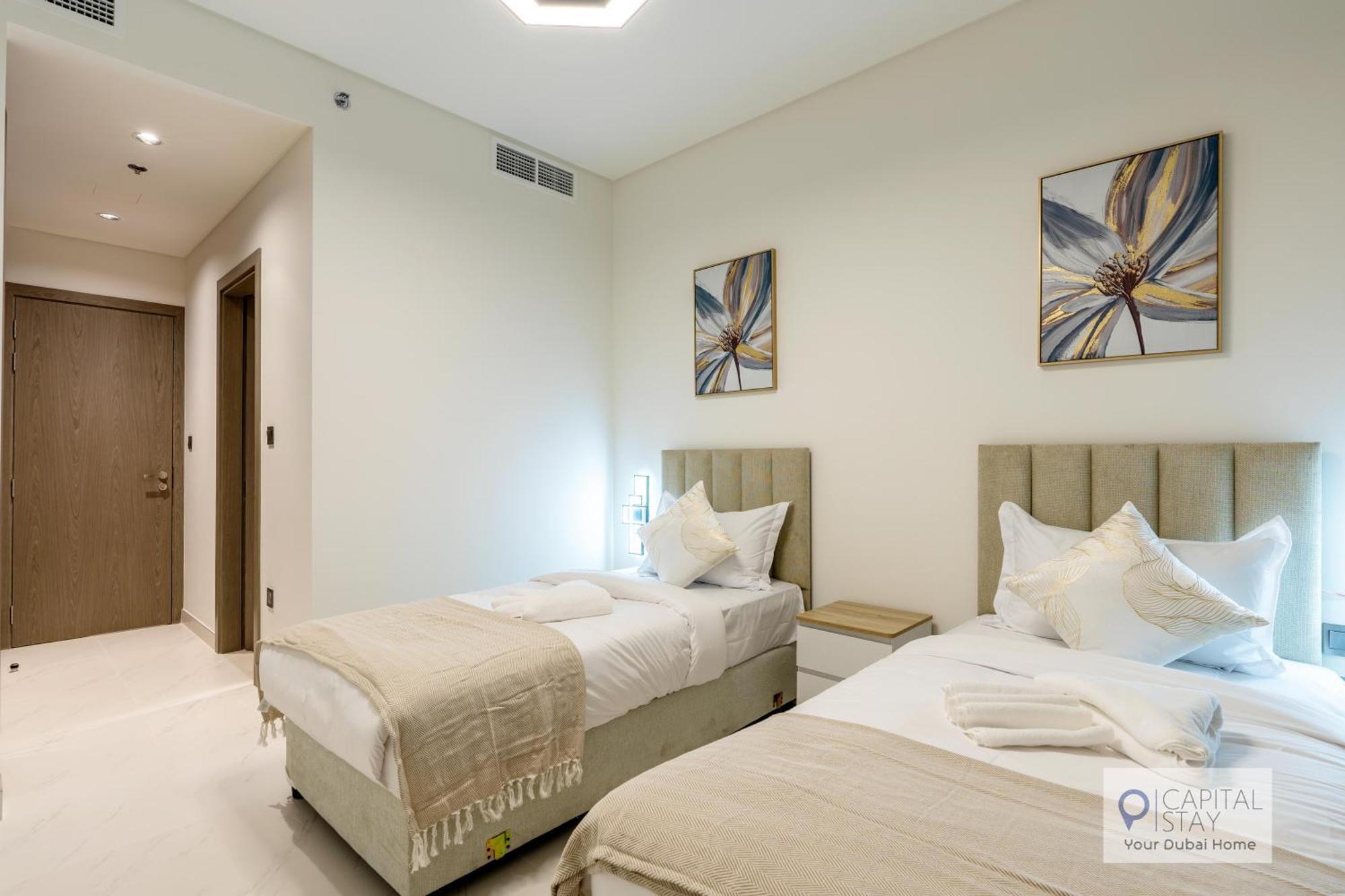 Apartment 2 Bed In District One - Lagoon Views *
