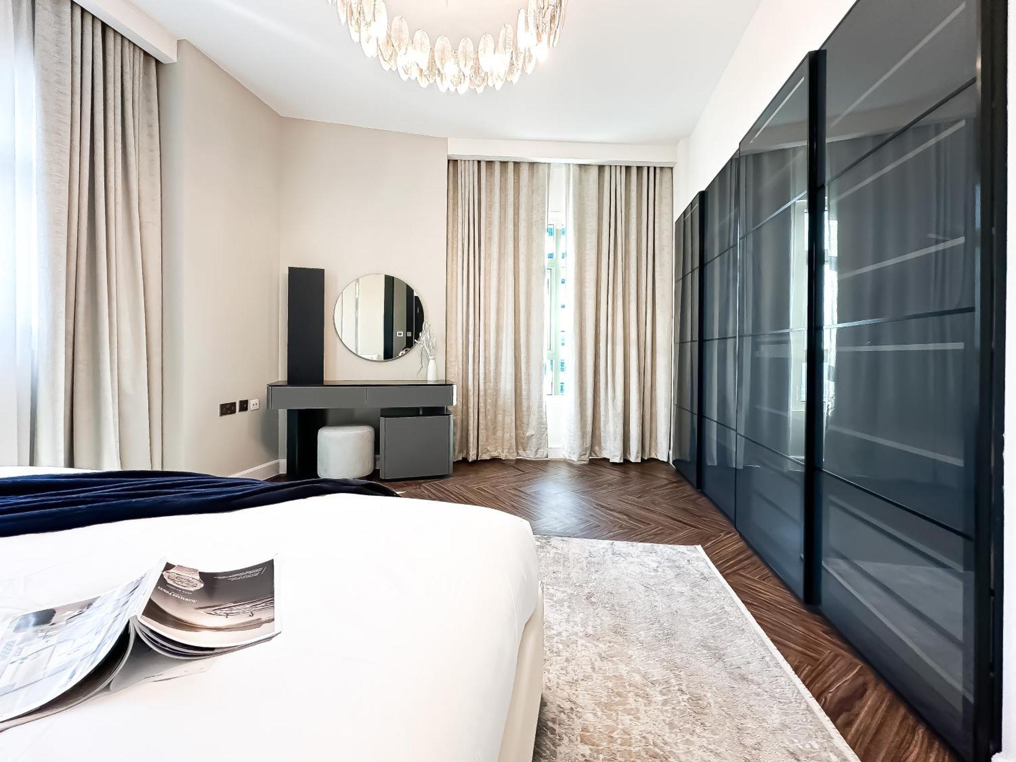 Apartment 3-bdr Marina Gem W Stunning Yacht Bay Views *