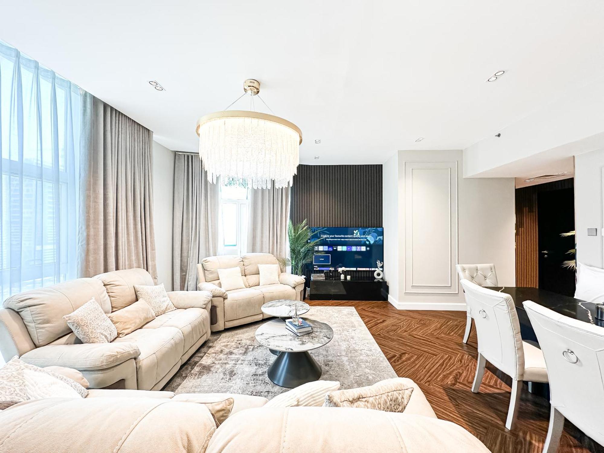 3-bdr Marina Gem W Stunning Yacht Bay Views